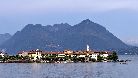 Il Piemonte offre una grande varietà di paesaggi (eccetto, ovviamente, il mare). Qui è raffigurata l'Isola dei Pescatori, una delle tre grandi isole del lago Maggiore. Insieme al Lago di Como, all'Iseo, al Garda e ad altri innumerevoli bacini meno estesi, il Lago Maggiore fa parte di quella estesa corona di grandi laghi prealpini (residuo delle glaciazioni quaternarie) che abbraccia a nord la Pianura Padana.