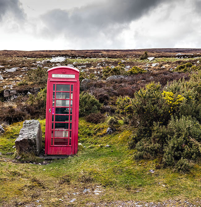 Cabina telefonica presso il Loch Eribol
